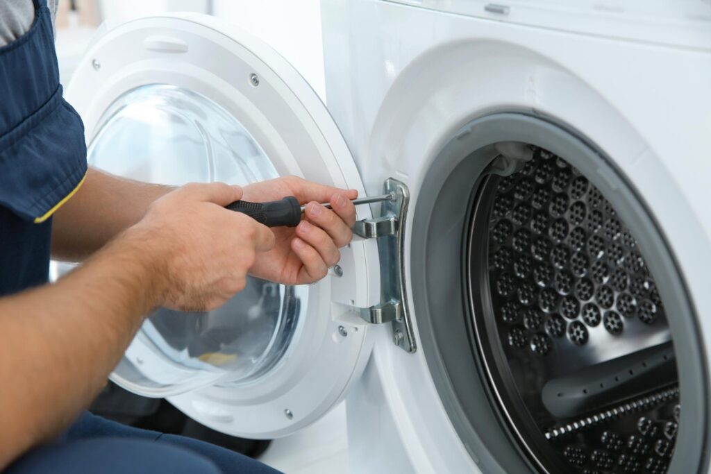 Mon lave-linge ne veut plus vidanger : que faire ?

      
        24 juin 2023